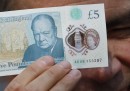 Le nuove banconote da 5 sterline contengono grasso animale