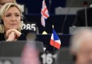 Marine Le Pen deve parecchi soldi al Parlamento Europeo