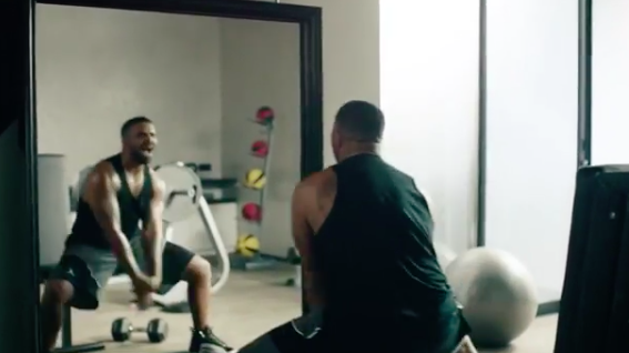 La pubblicità di Apple Music con Drake che canta Taylor Swift