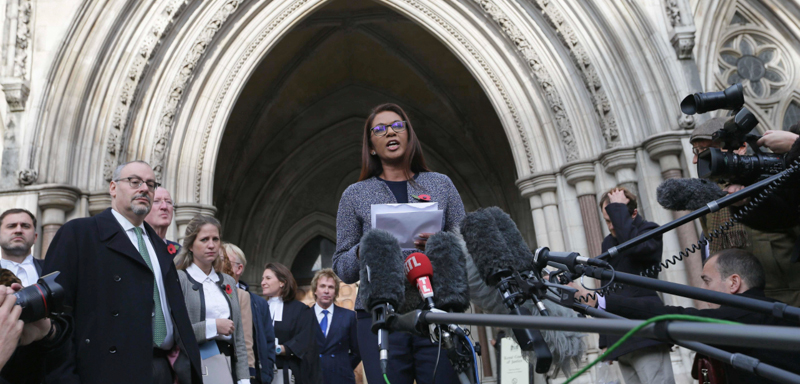 Gina Miller davanti all'Alta Corte di Giustizia britannica, giovedì 3 novembre. (AP Photo/Tim Ireland)