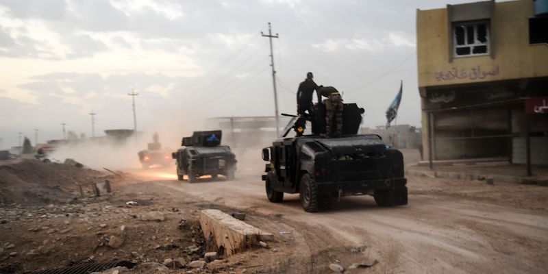 Le forse speciali irachene vicino a Bazwaya, a est di Mosul (BULENT KILIC/AFP/Getty Images)