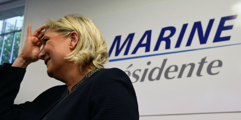 Marine Le Pen durante l'evento di inaugurazione della sua campagna elettorale per le presidenziali francesi del 2017, il 16 novembre 2016 a Parigi (ALAIN JOCARD/AFP/Getty Images)