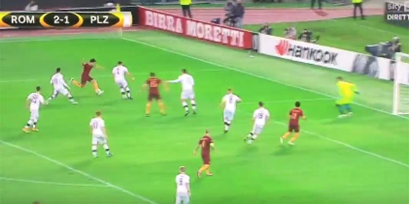 Il gol di rabona + pallonetto di Diego Perotti