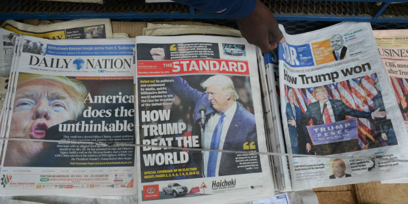 Alcuni giornali kenyani, il 10 novembre 2016 (SIMON MAINA/AFP/Getty Images)