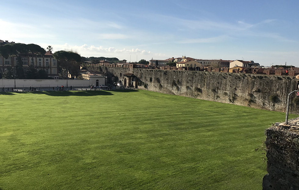 Il nuovo camminamento sulle Mura di Pisa Il Post