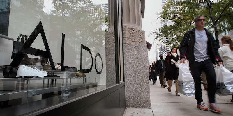 La vetrina di un negozio della catena Aldo, a Chicago (Photo by Scott Olson/Getty Images)