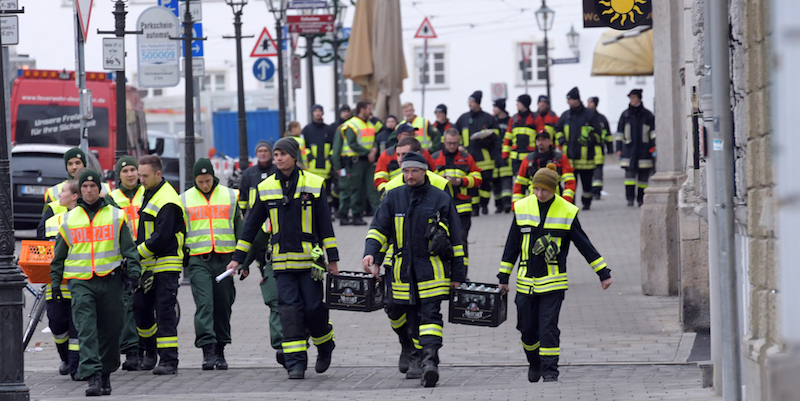 L'evacuazione di alcuni quartieri di Augusta (Stefan Puchner/picture-alliance/dpa/AP Images)