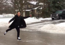 In Canada si pattina sul ghiaccio per strada