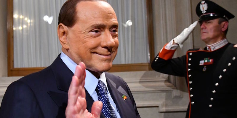 Silvio Berlusconi, dopo aver incontrato il presidente della Repubblica Sergio Mattarella al Quirinale, il 10 dicembre 2016 (VINCENZO PINTO/AFP/Getty Images)