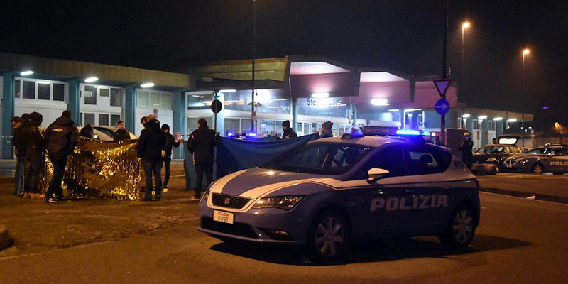Il luogo dell'operazione di polizia in cui è stato ucciso Anis Amri, il principale sospettato per l’attentato di lunedì a Berlino - Sesto San Giovanni, 23 dicembre 2016
(ANSA/Daniele Bennati)