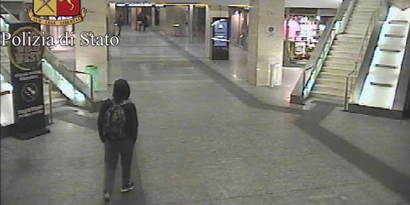 Anis Amri alla stazione di Torino Porta Nuova (Questura Milano)