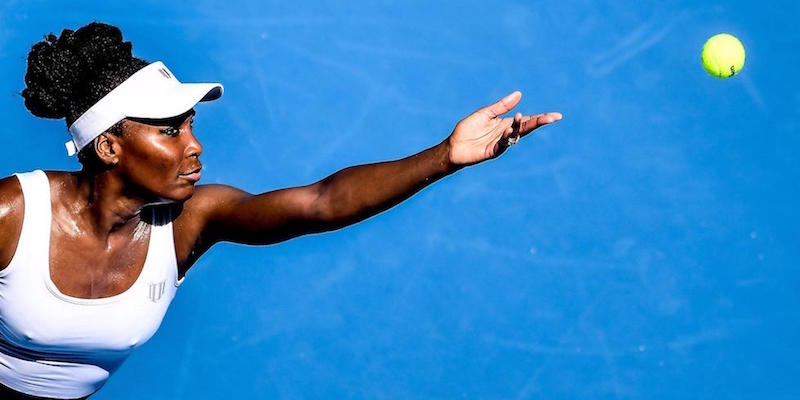 La statunitense Venus Williams durante la partita contro l'ucraina Kateryna Kozlova agli Australian Open - Melbourne, 16 gennaio 2017 
(EPA/FILIP SINGER)