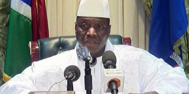 Un frame dell'annuncio televisivo di Yahya Jammeh con cui l'ex presidente del Gambia ha rinunciato alle sue pretese sul governo del paese, il 21 gennaio 2017 (Gambia State TV via AP)
