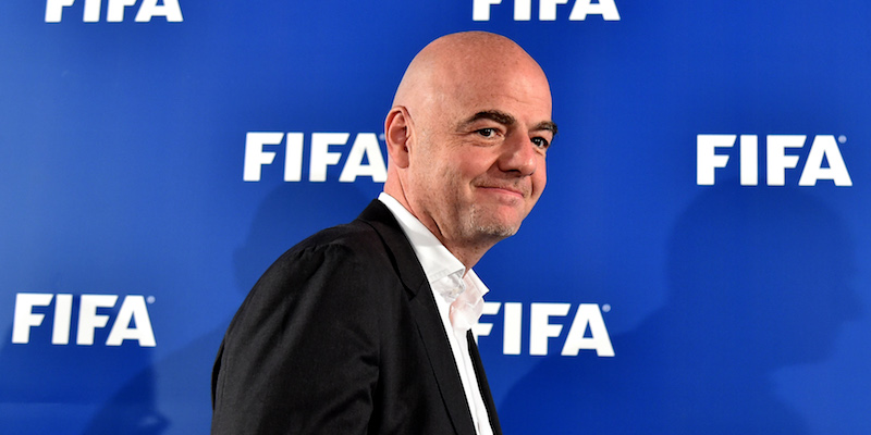 Il presidente della FIFA Gianni Infantino allo stadio San Nicola di Bari prima di Italia-Francia (ALBERTO PIZZOLI/AFP/Getty Images)