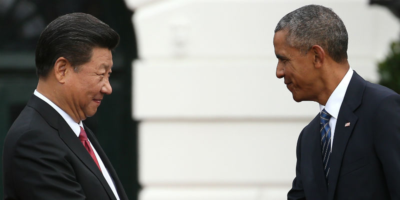 L'ex presidente americano Barack Obama con il presidente cinese Xi Jinping alla Casa Bianca nel 2015 (Win McNamee/Getty Images)