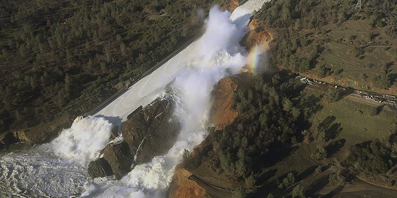 Diga di Oroville, 12 febbraio 2017 (William Croyle/California Department of Water Resources via AP)