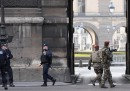 Un soldato ha sparato a un uomo che lo aveva aggredito a Parigi
