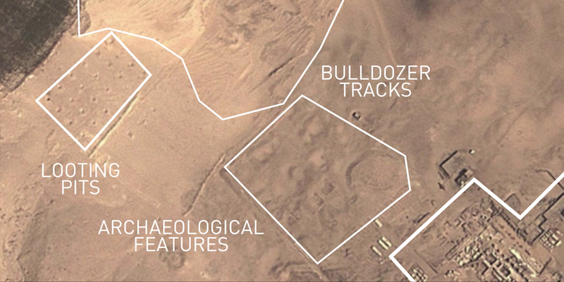 In questa fotografia, scattata dai satelliti di DigitalGlobe, si vedono scavi illegali poco lontani da un sito archeologico conosciuto (GlobalXplorer°)