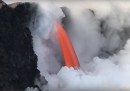 La cascata di lava alle Hawaii è tornata
