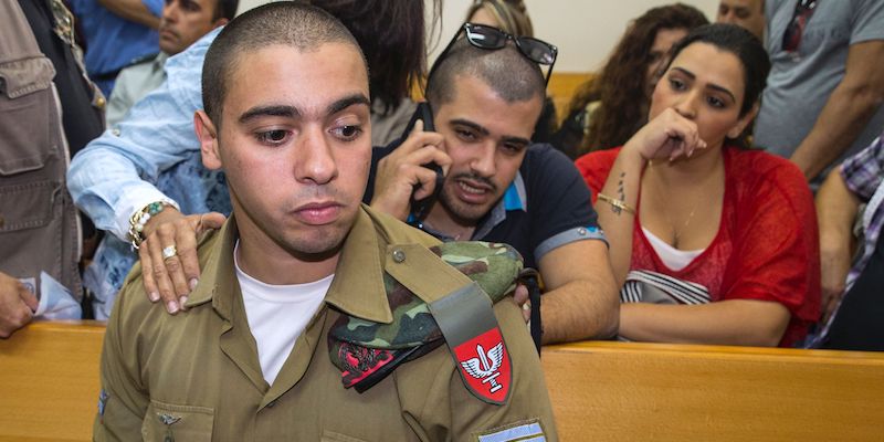 Il soldato israeliano Elor Azaria durante un'udienza del suo processo per omicidio, il 18 aprile 2016 (JACK GUEZ/AFP/Getty Images)