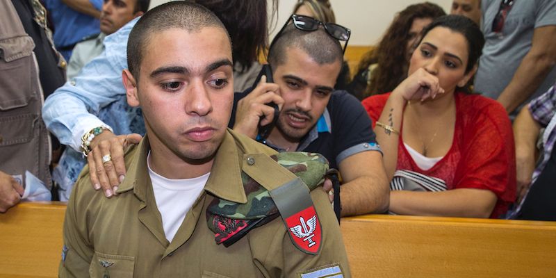 Elor Azaria, il soldato israeliano che lo scorso marzo aveva ucciso un attentatore palestinese immobile, è stato condannato a un anno e mezzo di carcere