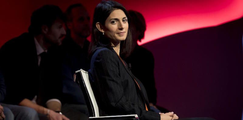 La strategia difensiva di Virginia Raggi