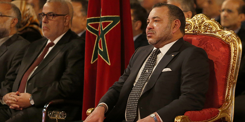 Il re del Marocco Mohammed VI con Abdelilah Benkirane, nel 2014 a Casablanca (AP Photo/Abdeljalil Bounhar)