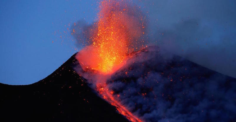 L'Etna in eruzione, 28 febbraio 2017
(REUTERS/Antonio Parrinello)