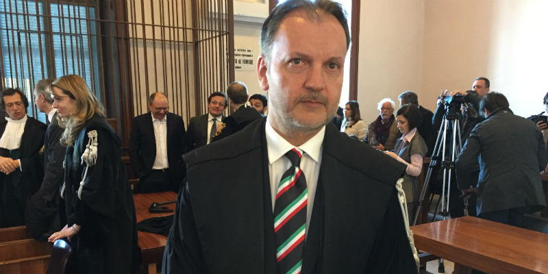 Michele Ruggiero, il pubblico ministero che ha portato avanti l'inchiesta sulle agenzie di rating, poco prima della lettura della sentenza (ANSA/Roberto Buonavoglia)