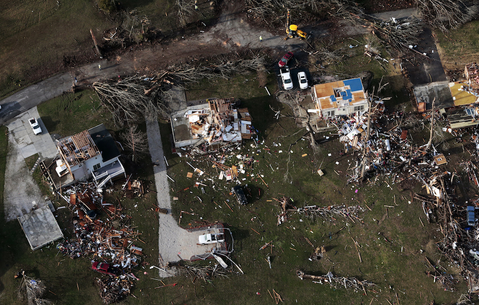 La devastazione di un tornado in Missouri, dall'alto Il Post