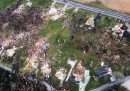 La devastazione di un tornado in Missouri, dall'alto