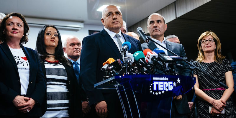 Il leader di GERB ed ex primo ministro bulgaro, Boyko Borisov, durante una conferenza stampa a Sofia il 26 marzo 2017 (DIMITAR DILKOFF/AFP/Getty Images)