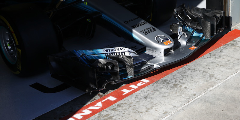 Il muso di una Mercedes in un box del circuito di Albert Park (HOCH ZWEI/picture-alliance/dpa/AP Images