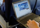 Il divieto di tablet e laptop sugli aerei, spiegato