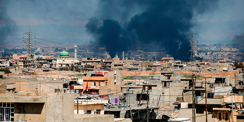 Un bombardamento della coalizione contro l'ISIS ha causato decine di morti a Mosul