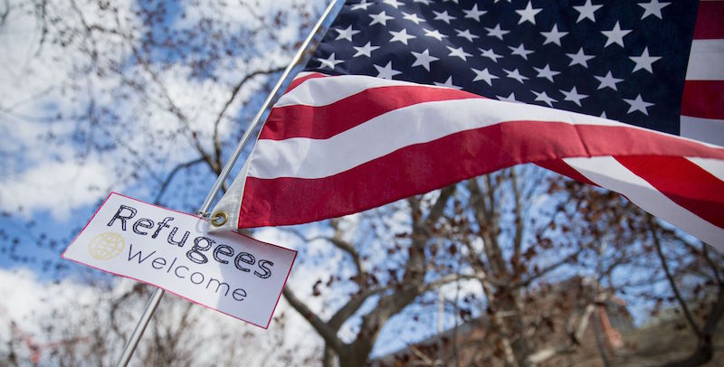 Una protesta contro il nuovo divieto all'immigrazione deciso dal presidente Trump, l'11 marzo davanti alla Casa Bianca, a Washington (TASOS KATOPODIS/AFP/Getty Images)