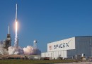 Il governo degli Stati Uniti ha dato il permesso a SpaceX di costruire la sua enorme rete satellitare per connessioni Internet senza fili