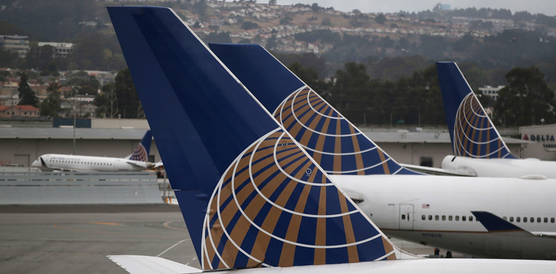 United Airlines non ha fatto imbarcare tre ragazze con i leggings