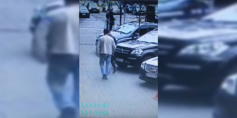 Un'immagine tratta dal video dell'omicidio di Denis Voronenkov a Kiev
