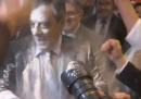 Il video con il lancio di farina contro François Fillon