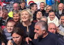 Le Pen ha fatto una "sorpresa" a Macron