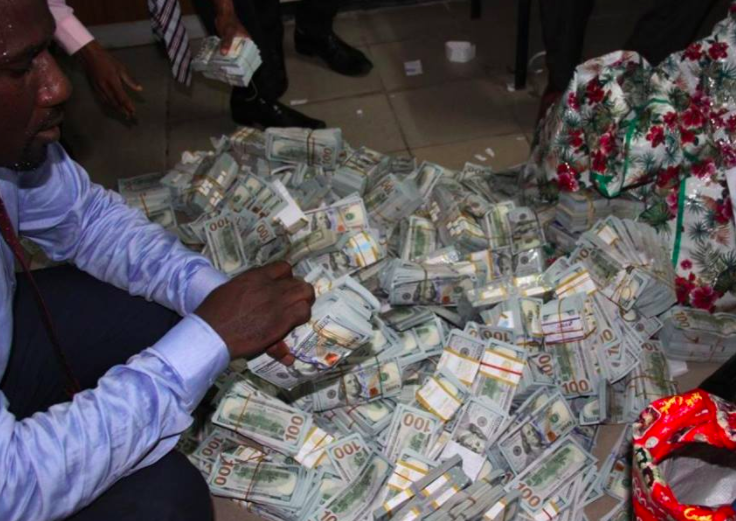 Quel principe nigeriano che voleva regalarvi i soldi esisteva davvero