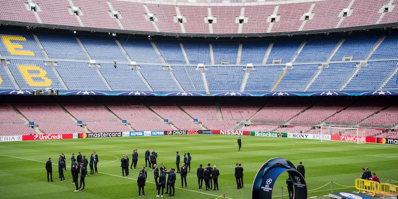I giocatori della Juventus sul prato del Camp Nou di Barcellona
(JOSEP LAGO/AFP/Getty Images)