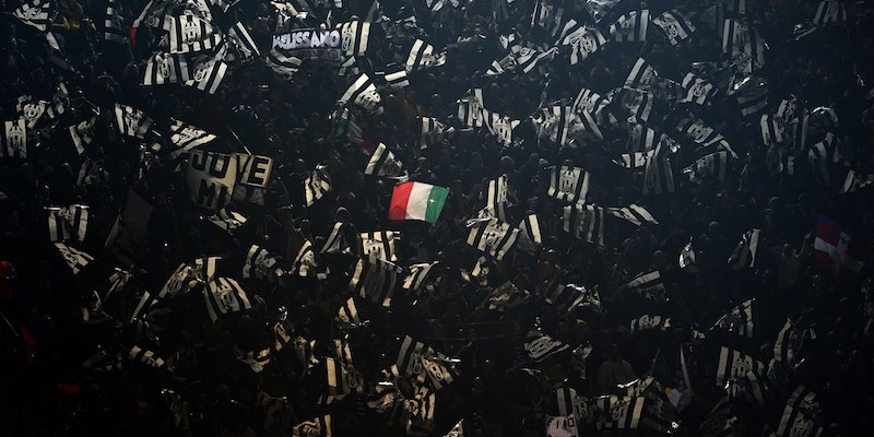 Tifosi della Juventus durante la partita di Champions League di due anni fa contro il Borussia Dortmund (PATRIK STOLLARZ/AFP/Getty Images)