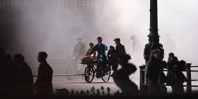 Il set di Mary Poppins allestito di fronte a Buckingham Palace
(Yui Mok/PA Wire)