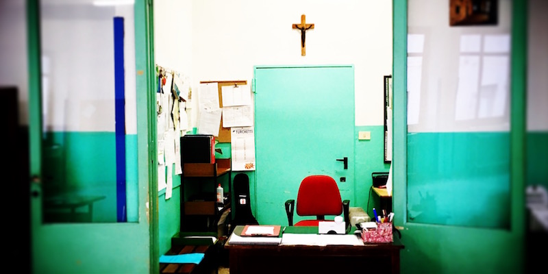 L'ufficio di un collaboratore scolastico in una scuola di Milano (foto di Marina Petrillo)