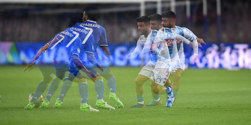 Juan Cuadrado e Lorenzo Insigne durante Napoli-Juventus (LaPresse - Gerardo Cafaro)