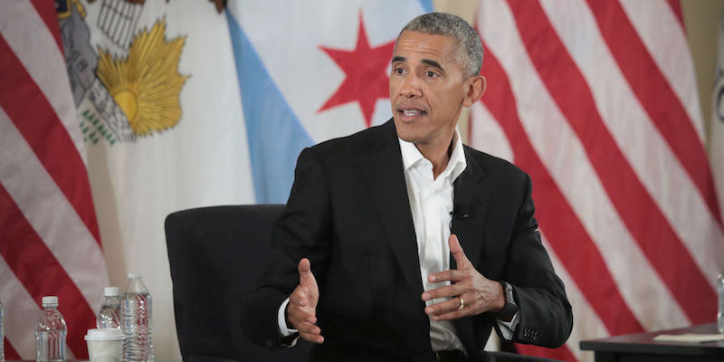 Barack Obama modera una tavola rotonda sulla costruzione dell'Obama Presidential Center, il 3 maggio a Chicago 
(Scott Olson/Getty Images)