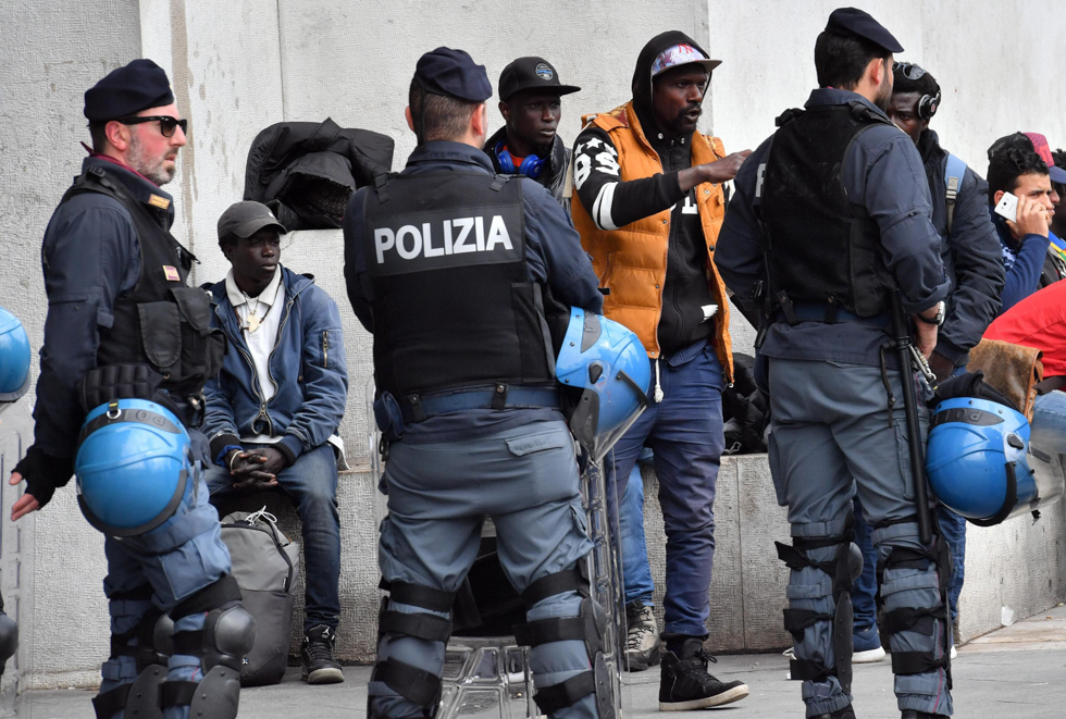 La grande operazione di polizia alla Stazione Centrale di Milano