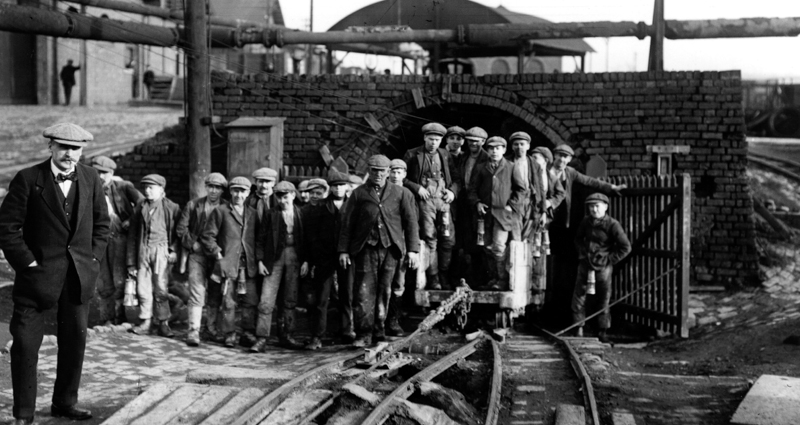 Uno sciopero di minatori in Inghilterra, nel 1912. (Topical Press Agency/Getty Images)